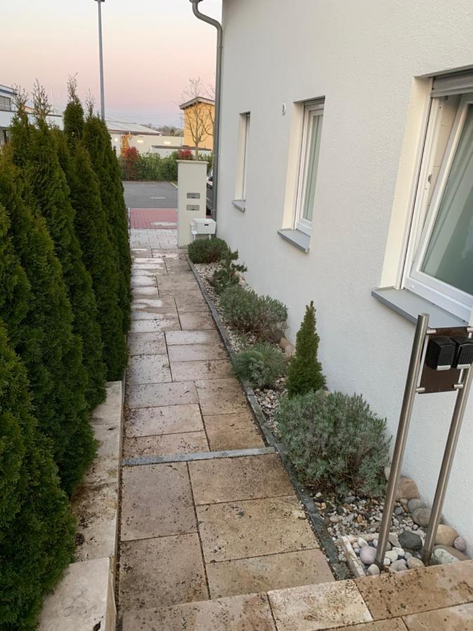 Neues Zimmerapartment Mit Bad Neckarwestheim Екстериор снимка