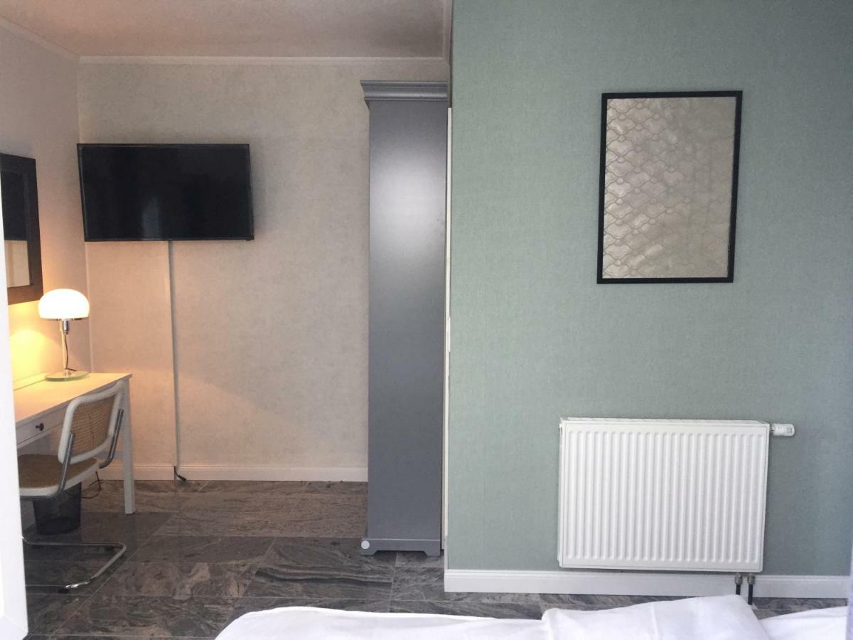 Neues Zimmerapartment Mit Bad Neckarwestheim Екстериор снимка