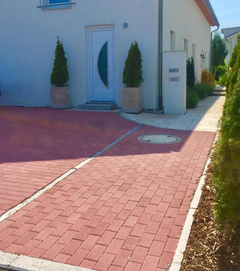 Neues Zimmerapartment Mit Bad Neckarwestheim Екстериор снимка