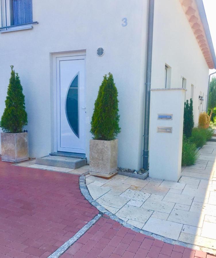 Neues Zimmerapartment Mit Bad Neckarwestheim Екстериор снимка